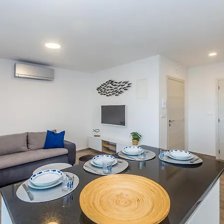 Apartments Luca & Sally * Krk Town